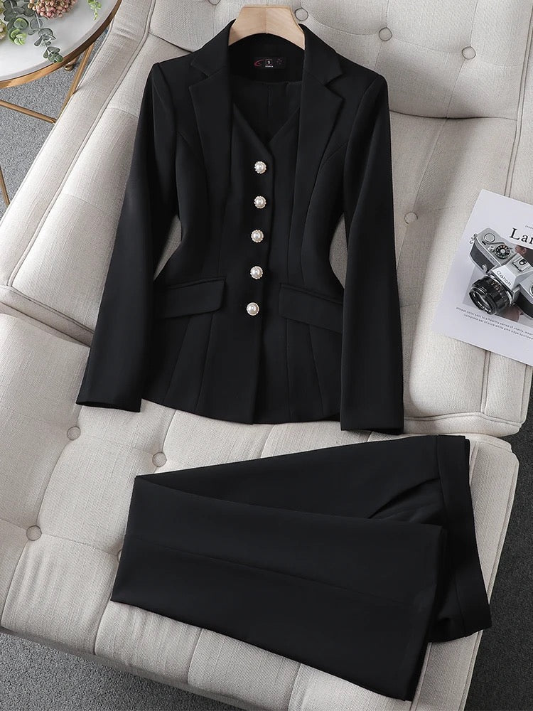 Women's Two-Piece Suit with Blazer and Regular Fit Lined Pants