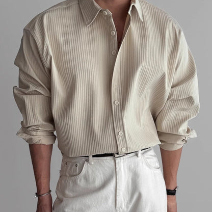 Camisa de Hombre con Pliegues Diseño Minimalista