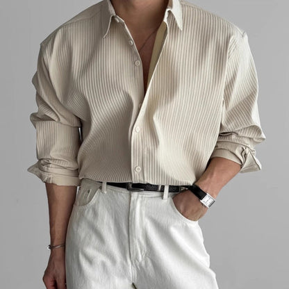 Camisa de Hombre con Pliegues Diseño Minimalista