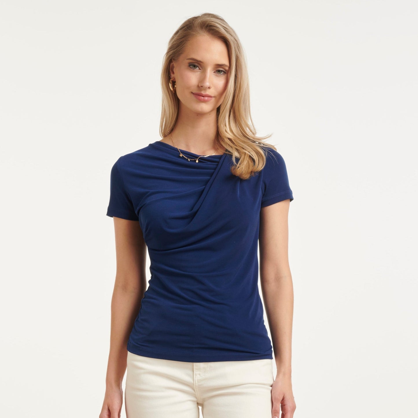 Top Donna Elasticizzato con Scollo Asimmetrico Drappeggiato e Maniche Corte – Stile Elegante