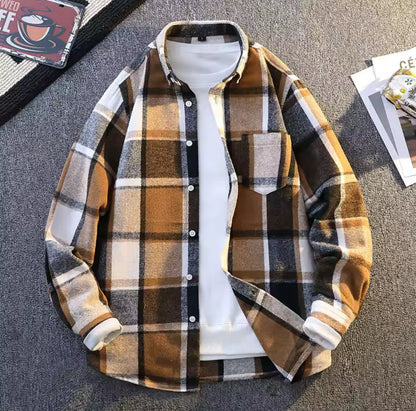 Men's Flannel Shirt with Checkered Pattern, Chest Pocket, and Button Closure