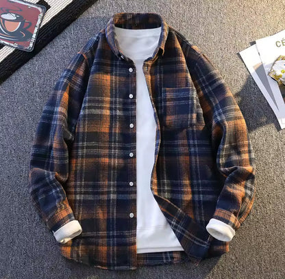 Men's Flannel Shirt with Checkered Pattern, Chest Pocket, and Button Closure