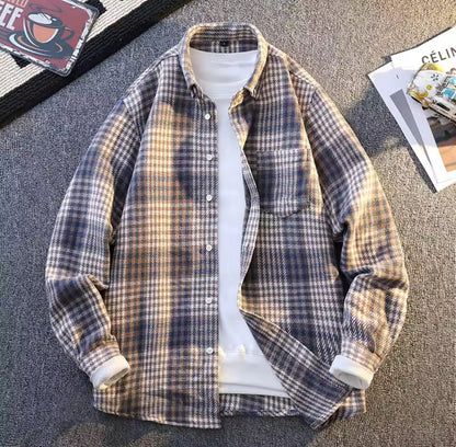 Men's Flannel Shirt with Checkered Pattern, Chest Pocket, and Button Closure