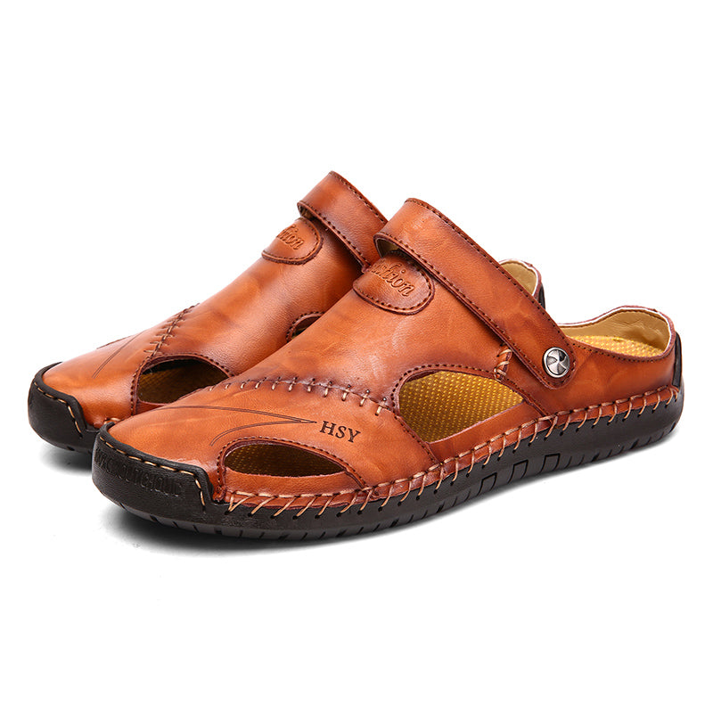 Sandali in pelle marrone da uomo, design casual con cuciture a vista, suola in gomma nera antiscivolo, ideali per l'estate e il tempo libero.