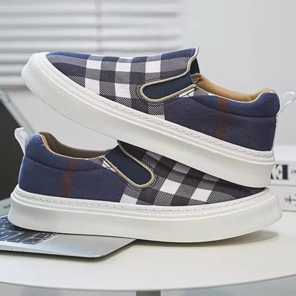 Men's Slip-On Sneakers with Plaid Pattern and Padded Insole