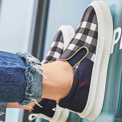 Men's Slip-On Sneakers with Plaid Pattern and Padded Insole