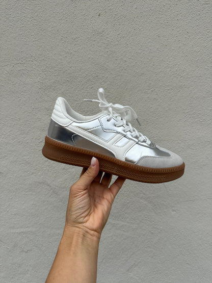 Herresneakers med sølvgrå lædereffekt og snørebånd – Lav profil