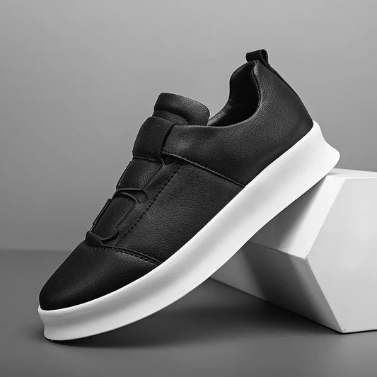 Zapatillas deportivas de hombre con efecto piel, cordones y suela antideslizante