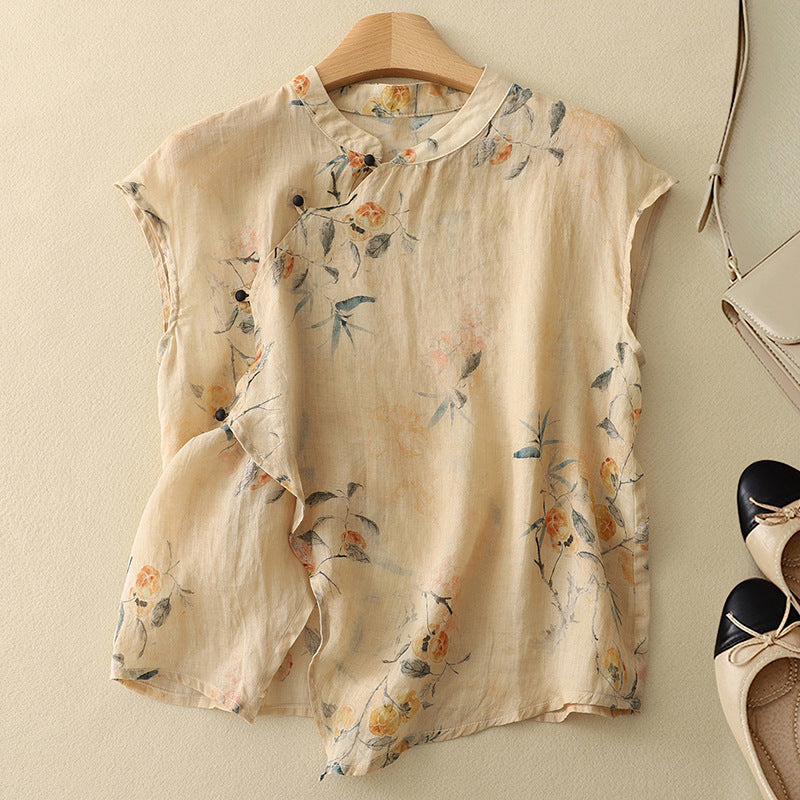 Damebluse med koreansk krave, blomsterprint og knapper i siden