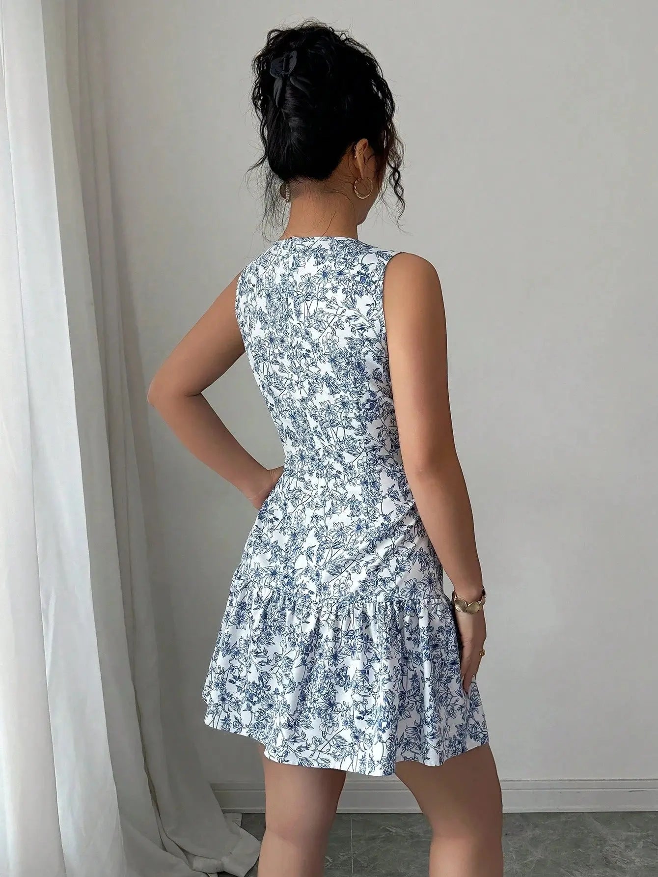 Women's Mini Dress Sleeveless with Floral Print – Elegant Summer