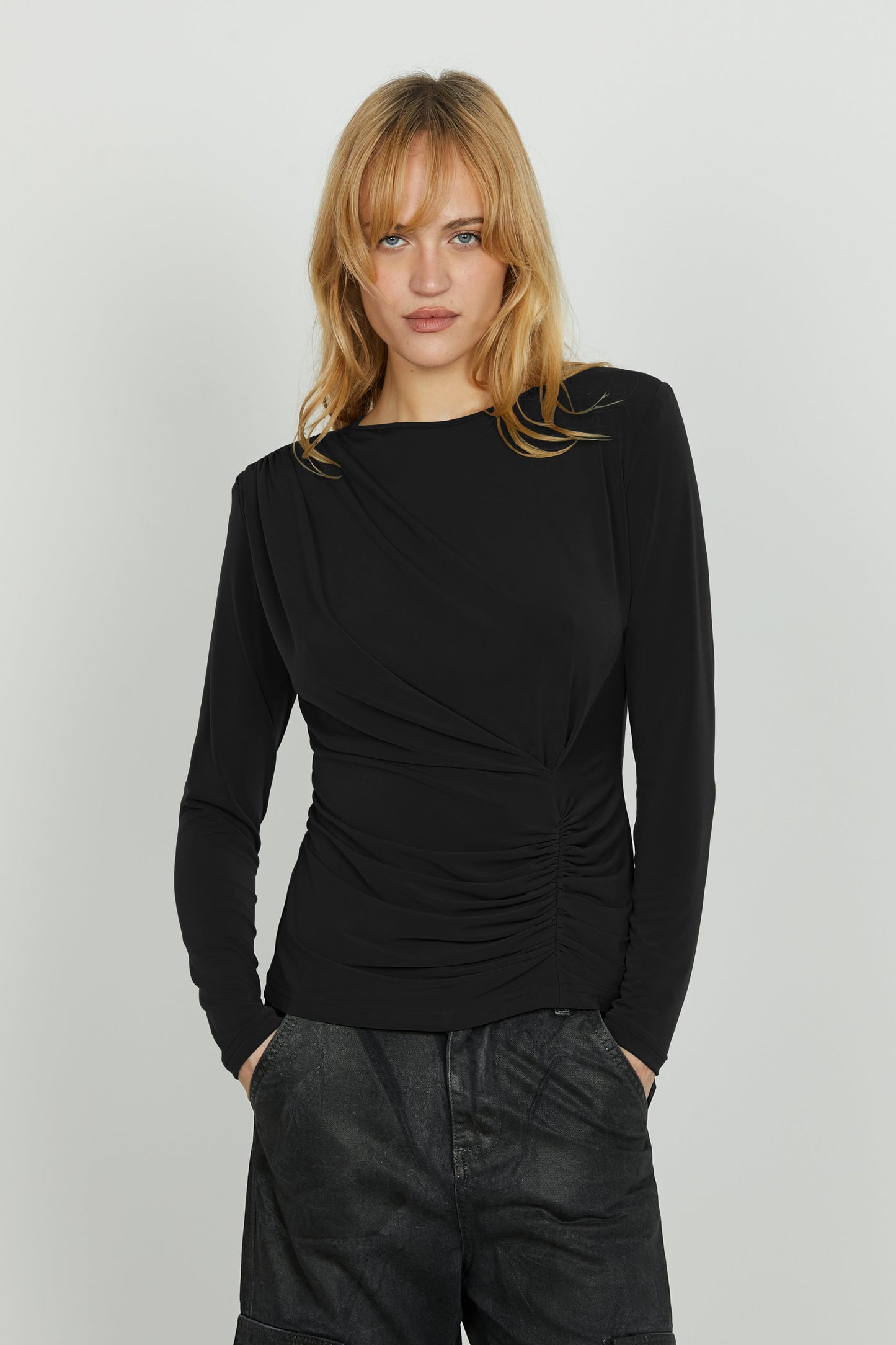 Women's Long Sleeve Blouse with Pleated Detail and Longer Back – Casual Autumn Style