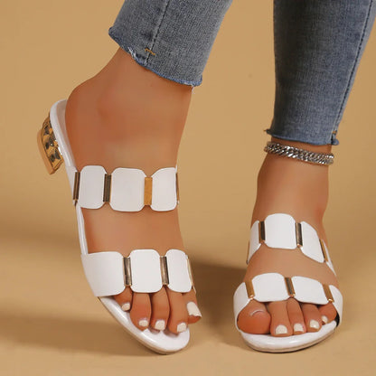 Sandali Estivi da Donna con Finitura Lucida e Dettagli Oro – Stile Pelle
