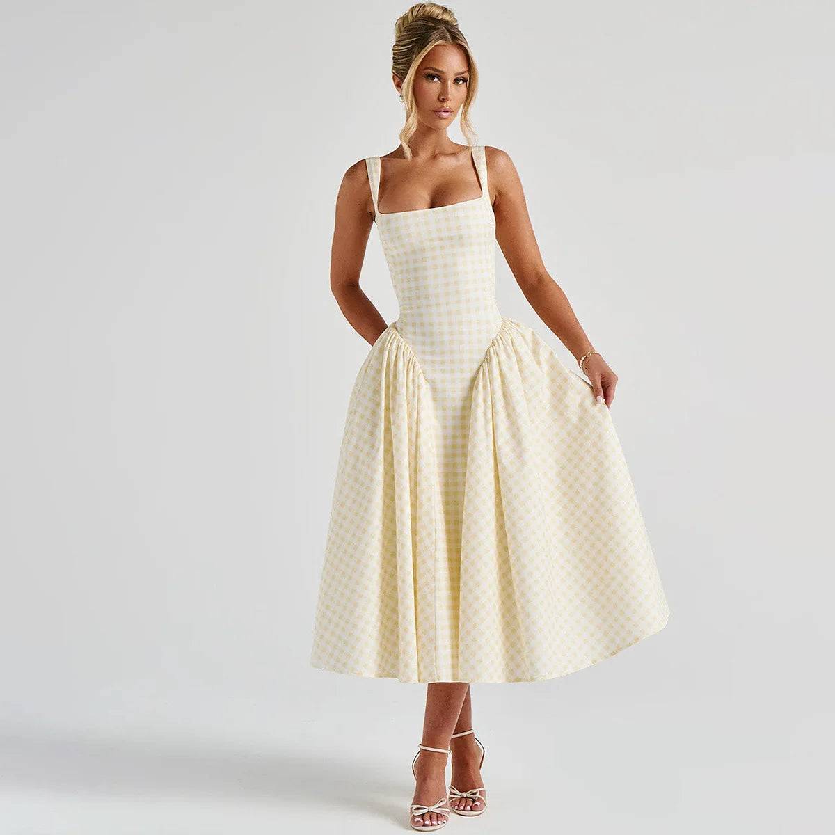 Women's Long Trapeze Dress with Checkered Pattern and Adjustable Straps – Casual Summer Dress