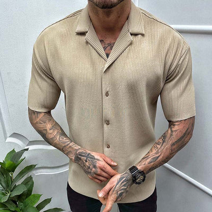Camisa de hombre de corte entallado, manga larga, con botones y cuello clásico