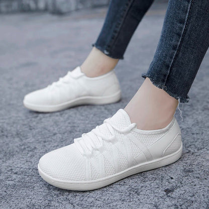 Women's everyday shoes, barefoot style, with a minimalist urban design.
