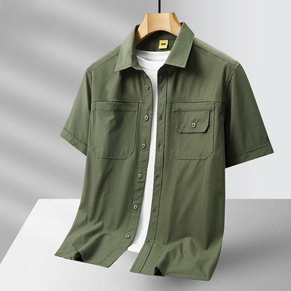 Men's Spring Short-Sleeve Shirt with Double Pockets and Tailored Fit