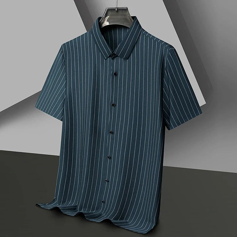 Men's Polo Shirt with Vertical Stripe Pattern and Button Closure