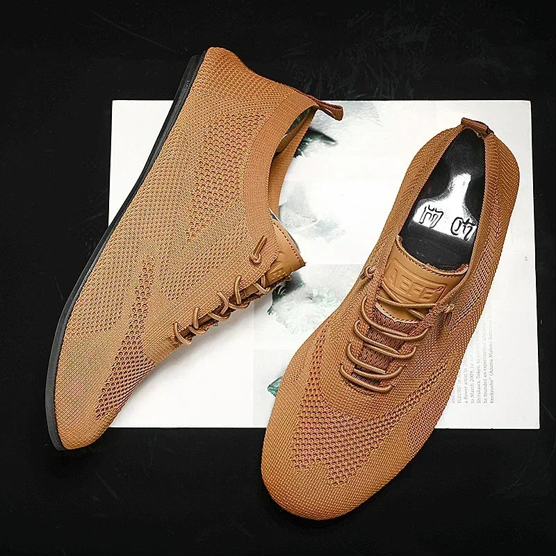 Herresneakers i åndbart mesh med snørebånd – lette og afslappede