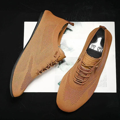 Herresneakers i åndbart mesh med snørebånd – lette og afslappede