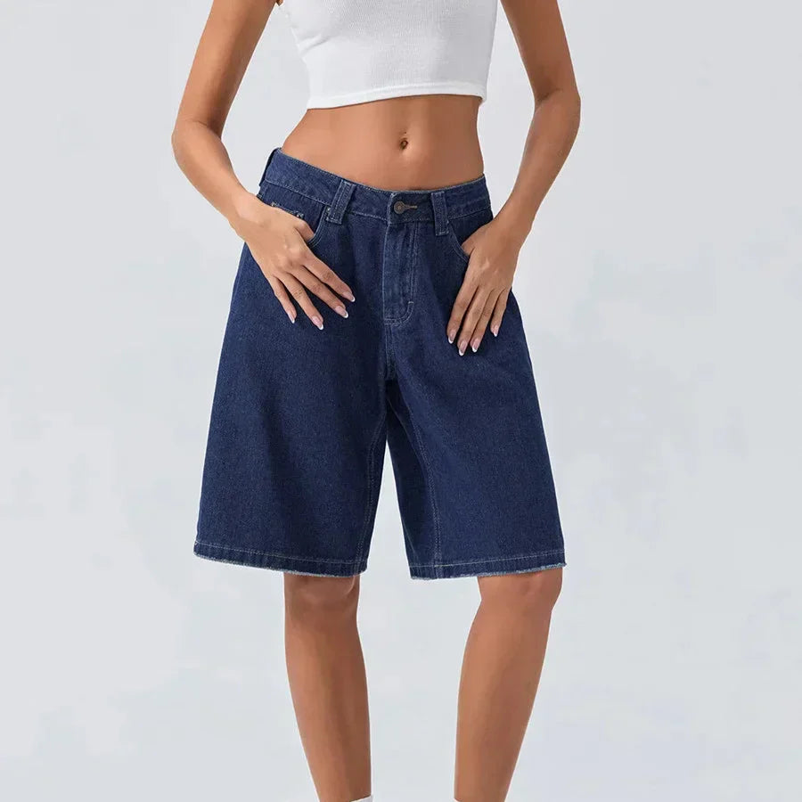 Shorts Donna in Denim a Vita Bassa Vestibilità Comoda – Stile Vintage