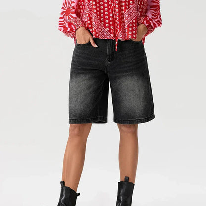 Shorts Donna in Denim a Vita Bassa Vestibilità Comoda – Stile Vintage