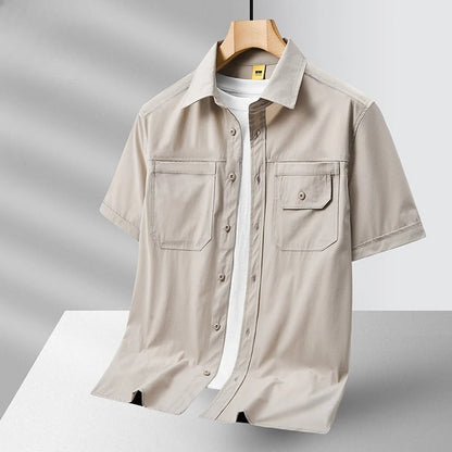 Men's Spring Short-Sleeve Shirt with Double Pockets and Tailored Fit