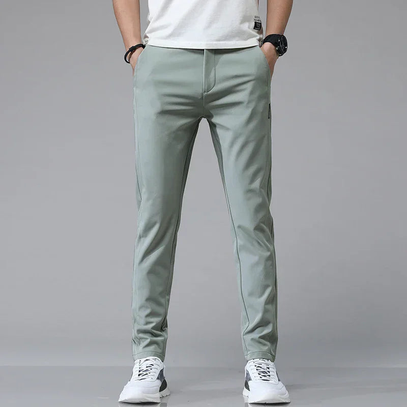 Pantaloni Uomo Affusolati con Vita Elasticizzata e Finitura Antipiega