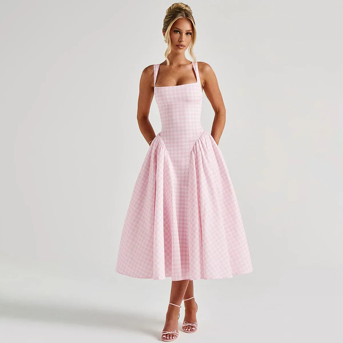 Women's Long Trapeze Dress with Checkered Pattern and Adjustable Straps – Casual Summer Dress