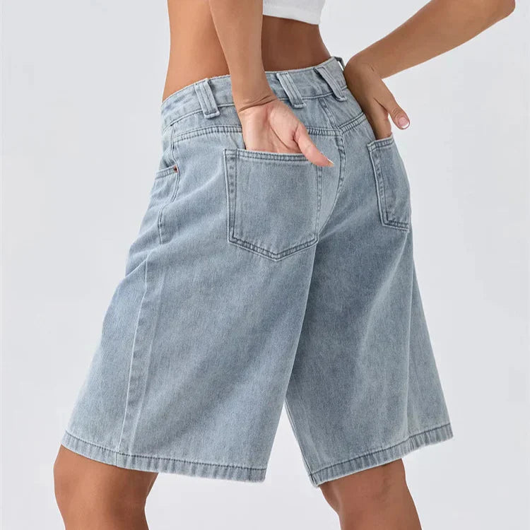 Shorts Donna in Denim a Vita Bassa Vestibilità Comoda – Stile Vintage