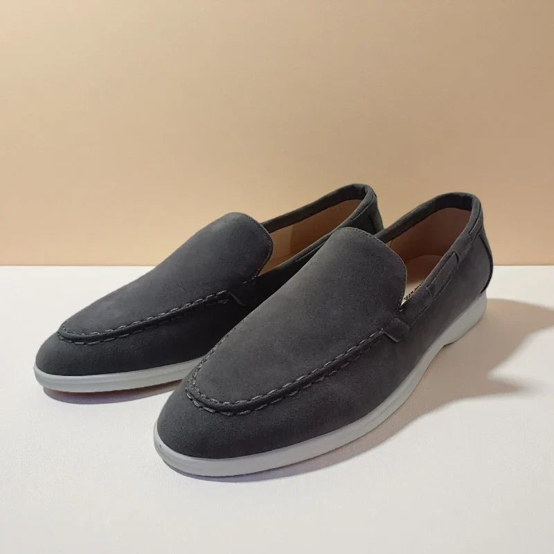 Men's loafers with decorative stitching on the upper