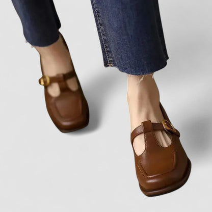 Donna con Cinturino Regolabile e Soletta Imbottita – Supporto Arco