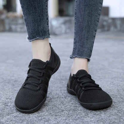 Women's everyday shoes, barefoot style, with a minimalist urban design.