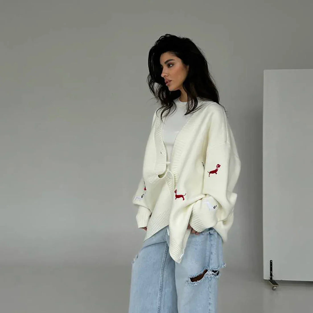 Cardigan Donna in Maglia con Motivo Bassotto e Maniche Lunghe – Stile Versatile
