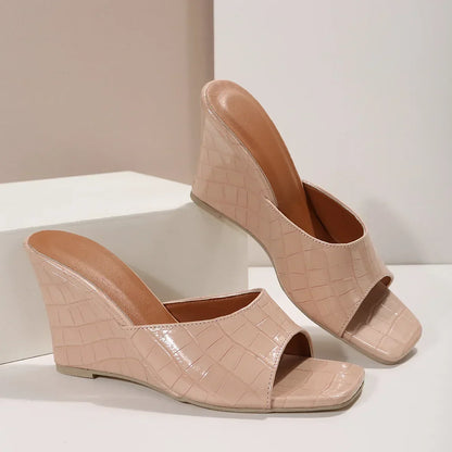 Sandalias de cuña de verano para mujer tipo slip-on con punta cuadrada – Parte superior texturizada y suela plataforma