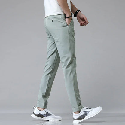 Pantaloni Uomo Affusolati con Vita Elasticizzata e Finitura Antipiega