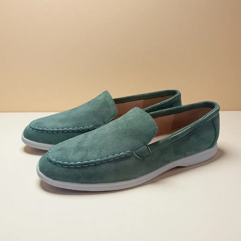 Men's loafers with decorative stitching on the upper