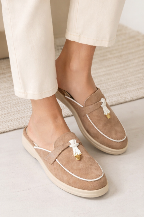 Mocassini Donna Slip-On Stile Mule con Tallone Aperto e Finitura Scamosciata – Suola Piatta