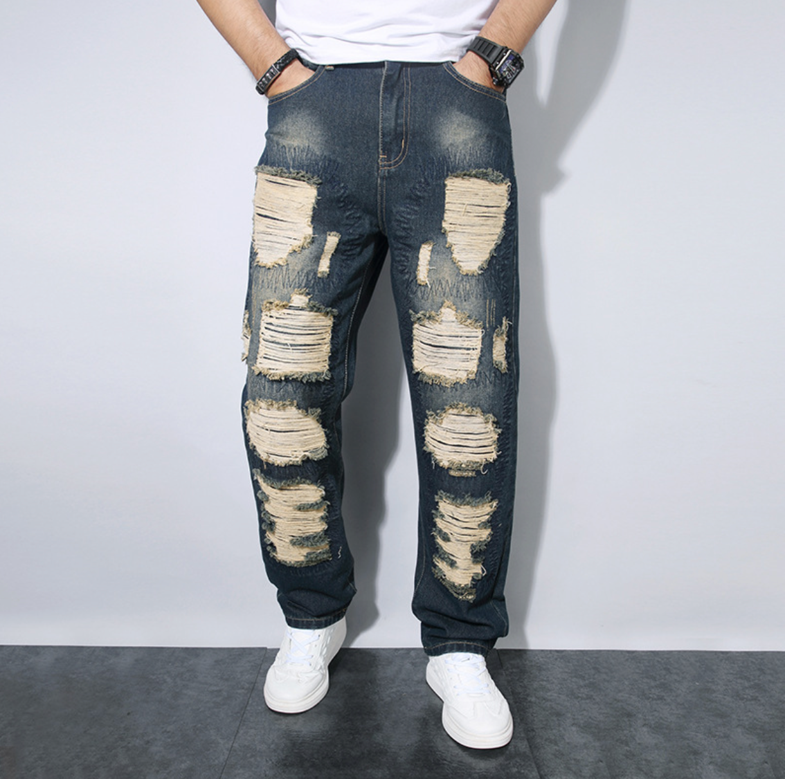 Jeans Uomo Loose Fit Dritto con Design Patchwork Strappato – Stile Streetwear