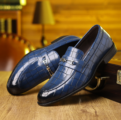 Scarpe Uomo Slip-On a Punta Affusolata con Motivo in Rilievo – Stile Elegante