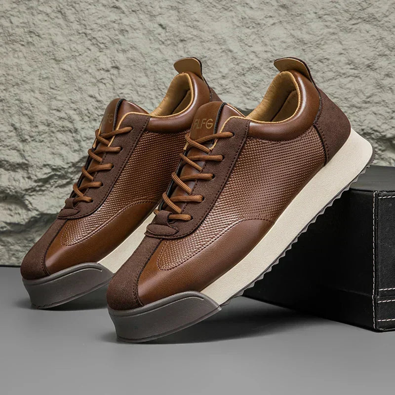 Scarpe Da Uomo Basse Nere E Marroni, Eleganti E Dal Design Classico.