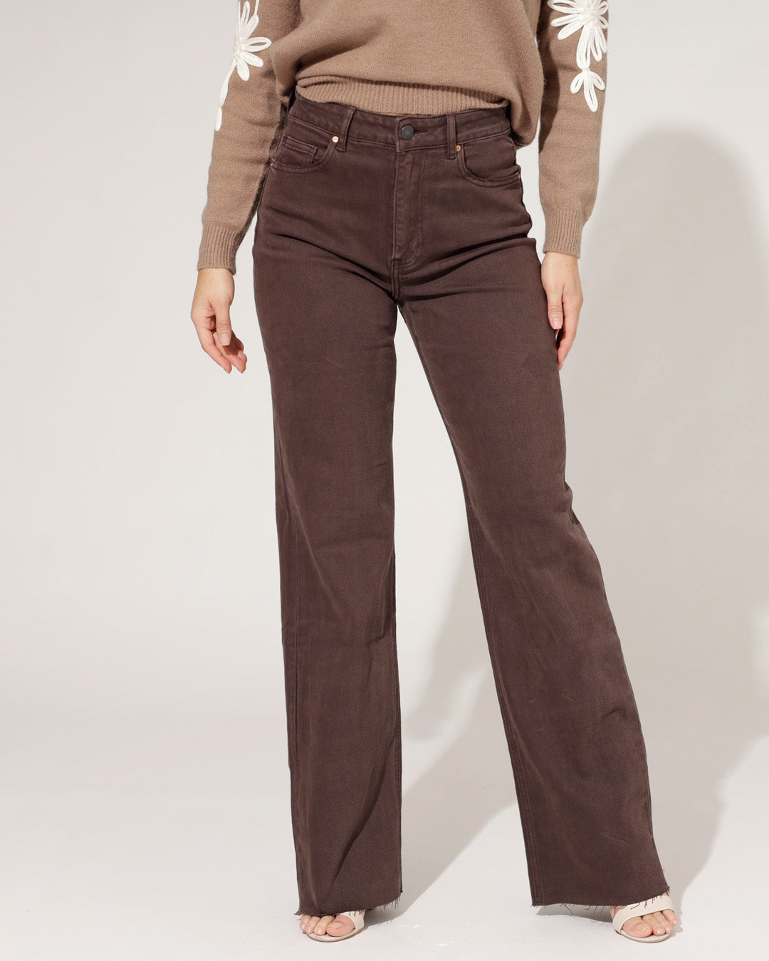 Women's Wide-Leg Jeans with High Waist and Raw Hem Dark Brown