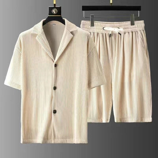Men's Summer Outfit: Short-Sleeve Shirt and Shorts with Comfortable Fit