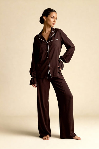 Lightweight Women's Pajama Set: Flowing Top with Notched Collar, Flared Sleeves, and Pants