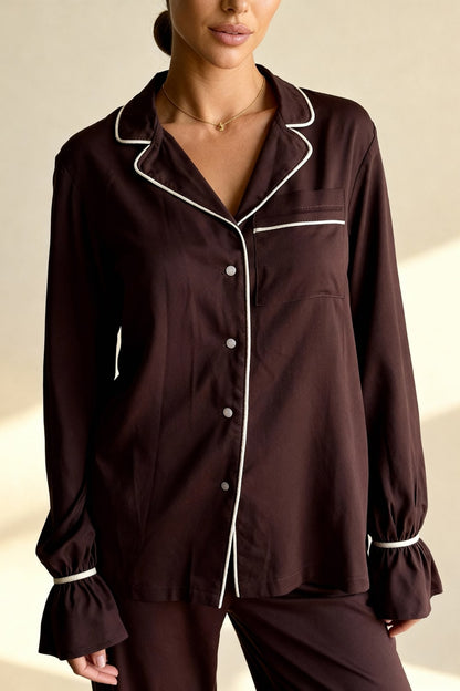 Lightweight Women's Pajama Set: Flowing Top with Notched Collar, Flared Sleeves, and Pants