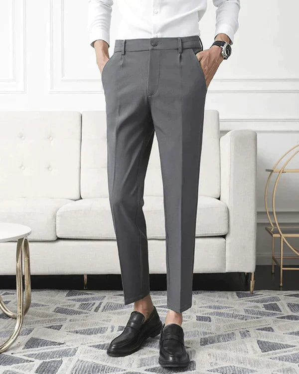 Pantaloni Uomo Classici Slim Fit – Gamba Affusolata e Pieghe Frontali