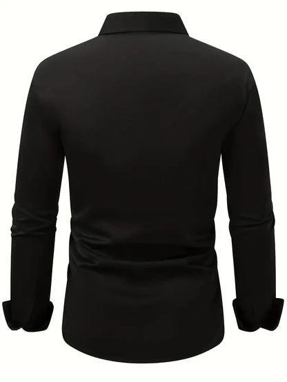 Camicia nera a maniche lunghe da uomo, vista posteriore, elegante e moderna, ideale per abbigliamento formale o casual, tessuto liscio e di qualità.