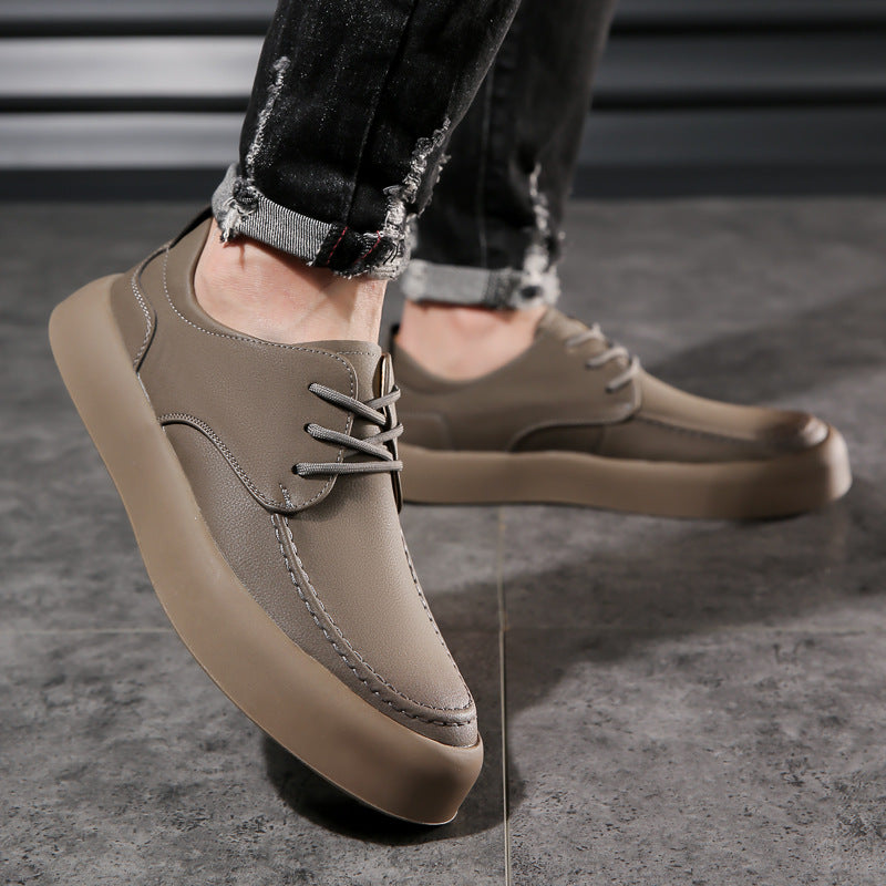 Botas de hombre con efecto de piel y detalles metálicos - estilo vintage