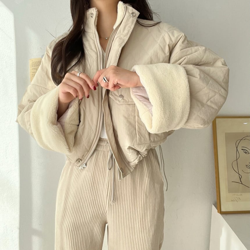 Women's Thick Winter Jacket with High Collar and Lamb Velvet Stitching