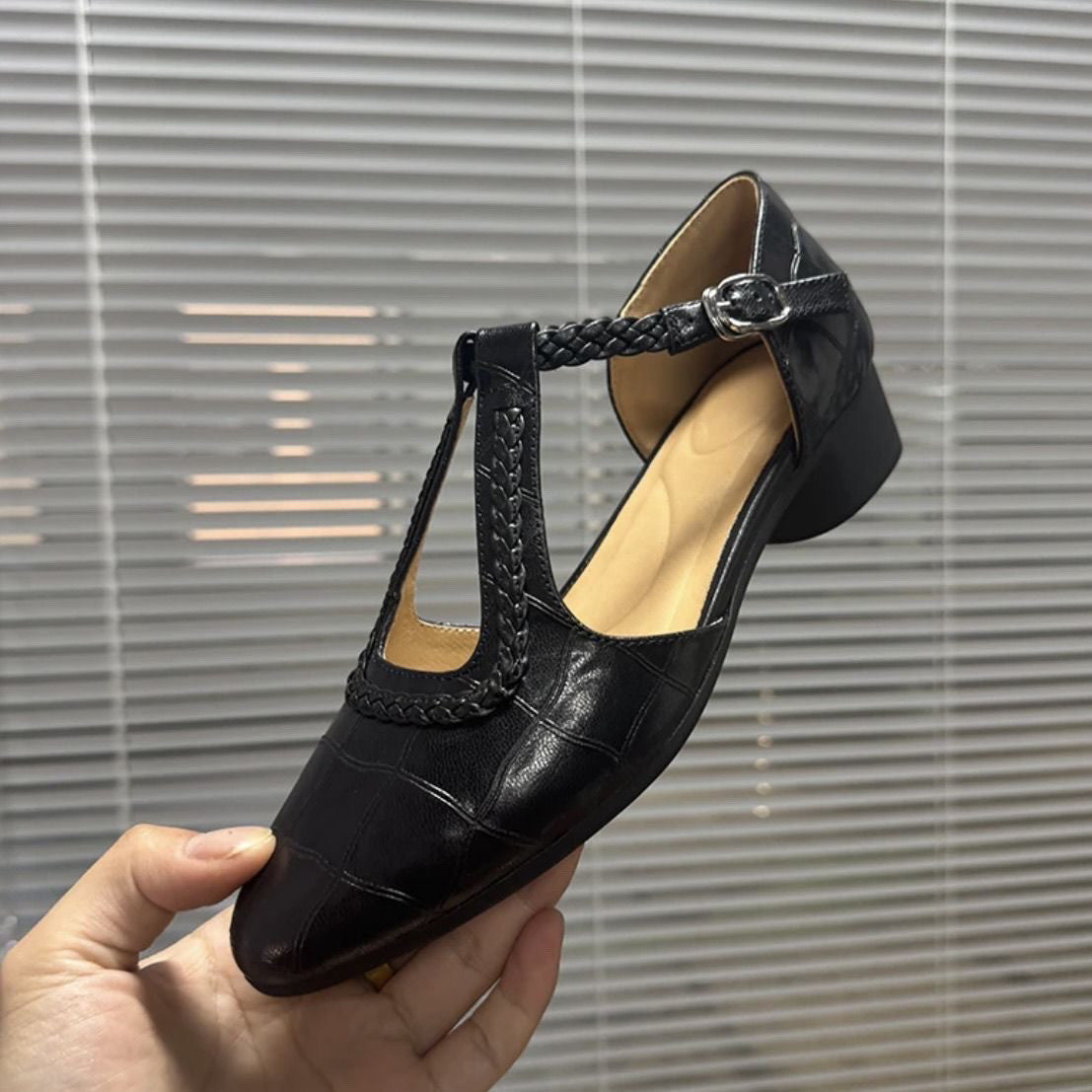 Women's Sandals with Round Toe, Strap, and Wide Heel – Elegant Sandals