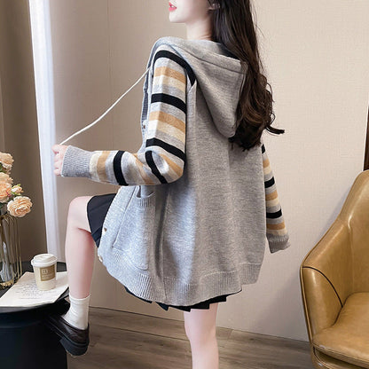 Dame forårscardigan med hætte, lommer og let strik